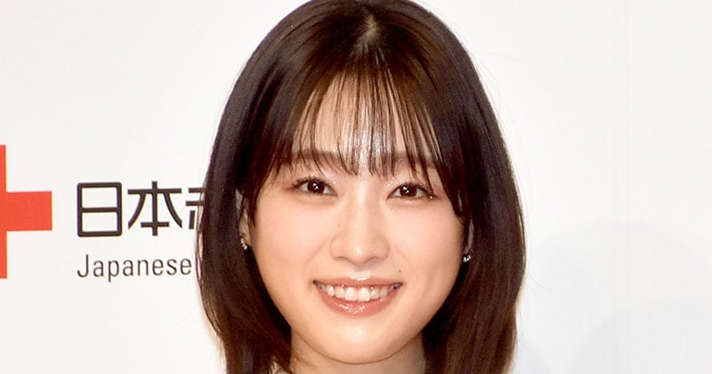 ◎貴重◎高橋ひかる◎切り抜き◎ 高橋ひかる“超ミニスカ”で太もも美脚「スタイル最高」「めちゃくちゃ