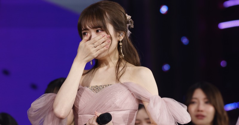乃木坂46最後の1期生・秋元真夏、涙の卒業スピーチ「生まれ変わっても
