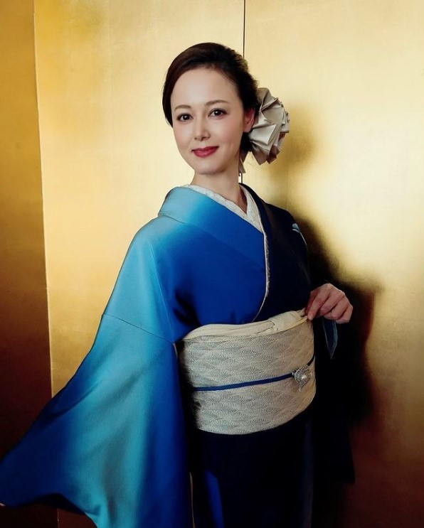 新品未開封 小田茜 茜白書 画像・写真 | 小田茜、10代で背負った“国民的美少女”の重責と将来への