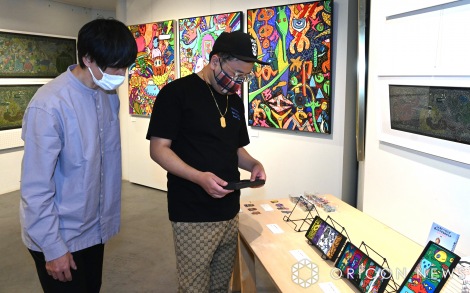 画像・写真 | とろサーモン久保田、“芸術家”として後輩の個展を絶賛 77