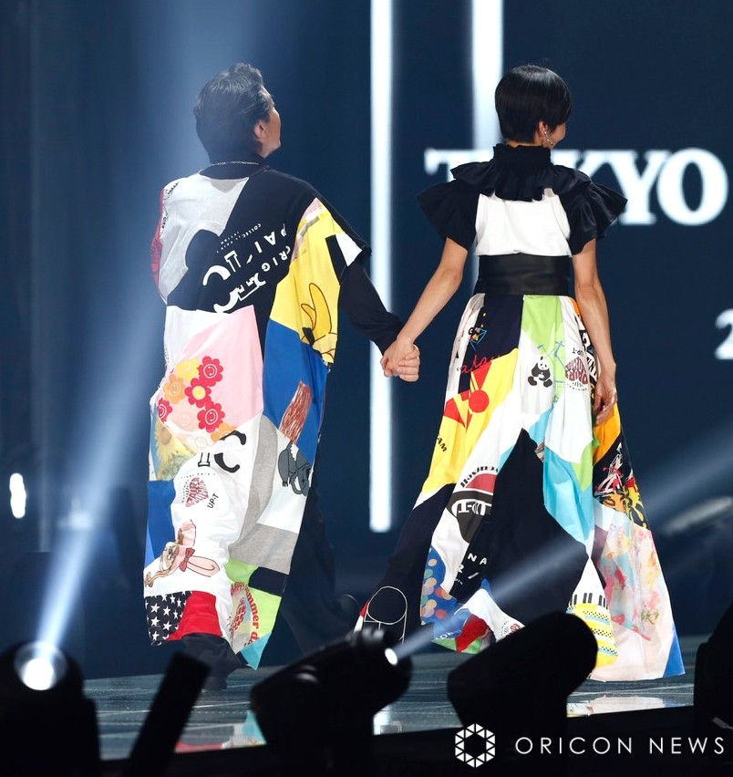 w36 }Cir K[YRNV 2023 SPRING/SUMMERxɓoꂵЂ䂫&䂩vw (C)ORICON NewS inc. 