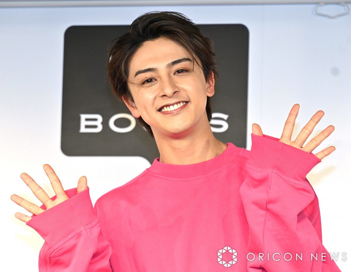 新原泰佑 歴代カレンダー サイン入り 新原泰佑 2024年4月~2025年3