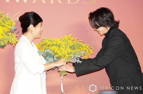 �wBVLGARI AVRORA AWARDS 2023�x���ۏ����f�[���\�L�҉�ɓo�ꂵ���i������j���J�^���q�A�R���q�v �iC�jORICON NewS inc. 