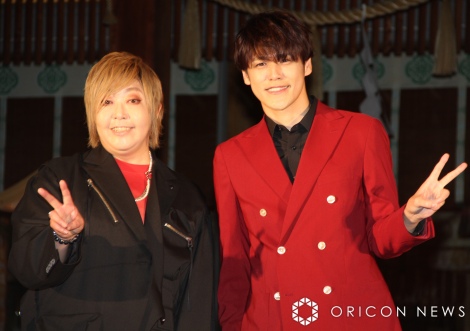 �f��w�V���U���I�`�_�X�̓{��`�x��q�b�g�L�O�C�x���g�ɓo�ꂵ���i������j�����b���A�{��^�� �iC�jORICON NewS inc. 