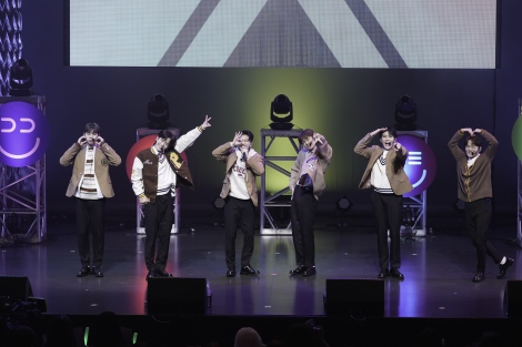 �v���f�r���[�C�x���g�wPredebut SP Event �Hello! DXTEEN�x���J�Â���DXTEEN �iC�jLAPONE Entertainment 