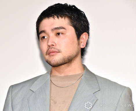 �f��w�ЂƂ�ڂ�������Ȃ��x�̏������䂠�����ɏo�Ȃ���King Gnu�E����� �iC�jORICON NewS inc. 