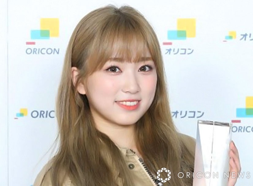 矢吹奈子“超ミニ”ショーパンで太もも美脚「どストライク過ぎてかわいい」「脚が長い」 | ORICON NEWS