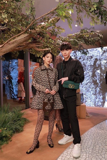 松井豊、憩一女、希少な画集より、新品高級額・額装付、状態良好 写真】『松井咲子 3rd 写真集 妄想椿』【音楽】