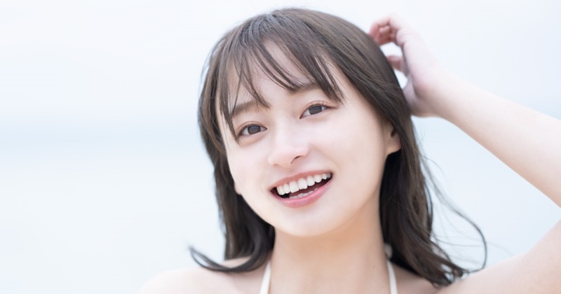 日向坂46影山優佳、1st写真集から初水着カット公開「間違いなく新しい