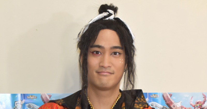 キングオージャー』佳久創、個性強すぎるカグラギへの思い