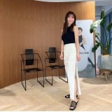 �����O�X�J�[�g������r���̂��������V�R��t(�ʐ^�̓I�t�B�V�����u���O���) 