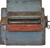 1953�N�����́u���쎮�����x�ؒf�@�v�A�����؂̂Ȃ��唞�͂��̋@�B�ɂ������i�摜�񋟁F�͂��΂��j 