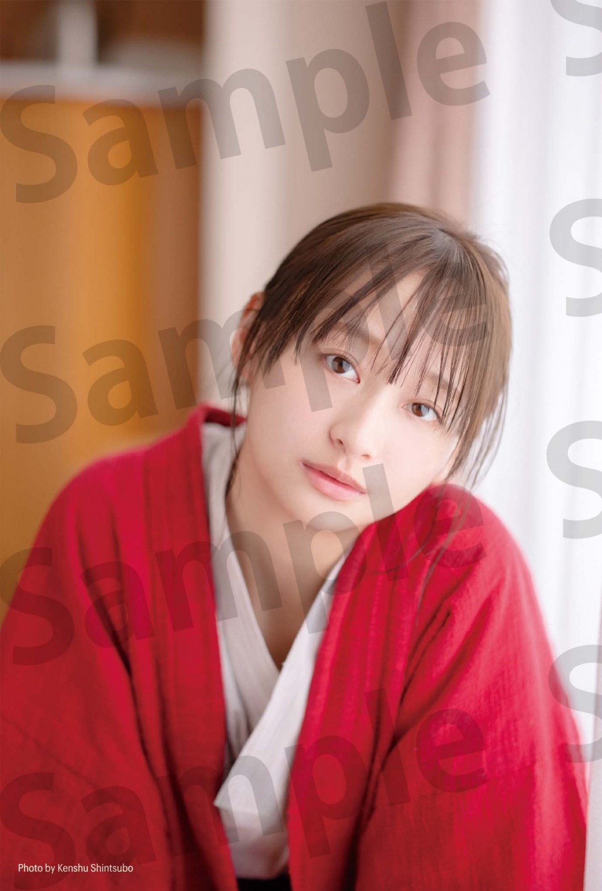 画像・写真 | 日向坂46影山優佳、美肩披露で艶やかに 1st写真集の特典