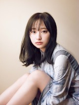 日向坂46影山優佳1st写真集、美脚や濡れ髪姿の裏表紙4種公開