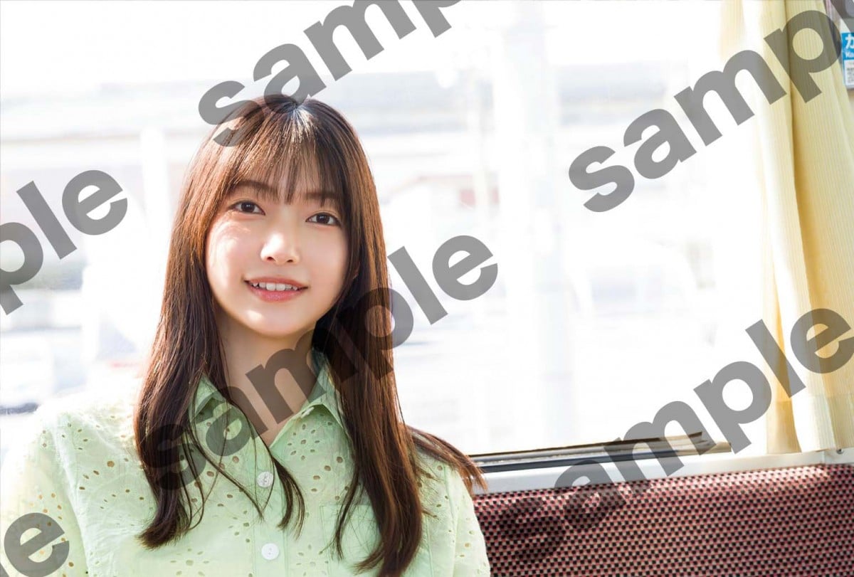 画像・写真 | 櫻坂46大園玲、プールサイドではしゃぐ彼女感水着