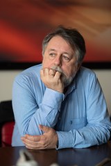 ���V�A�Ɏw����z����Ă���h�L�������^���[�f��ē̌����C���^�r���[ 