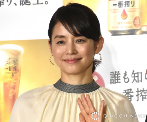 画像・写真 | 石田ゆり子、ウエストほっそりワンピース 満島ひかりと ...