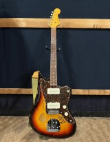 ���x�̌����C���M�^�[�E2006�N��Fender Japan JM66 