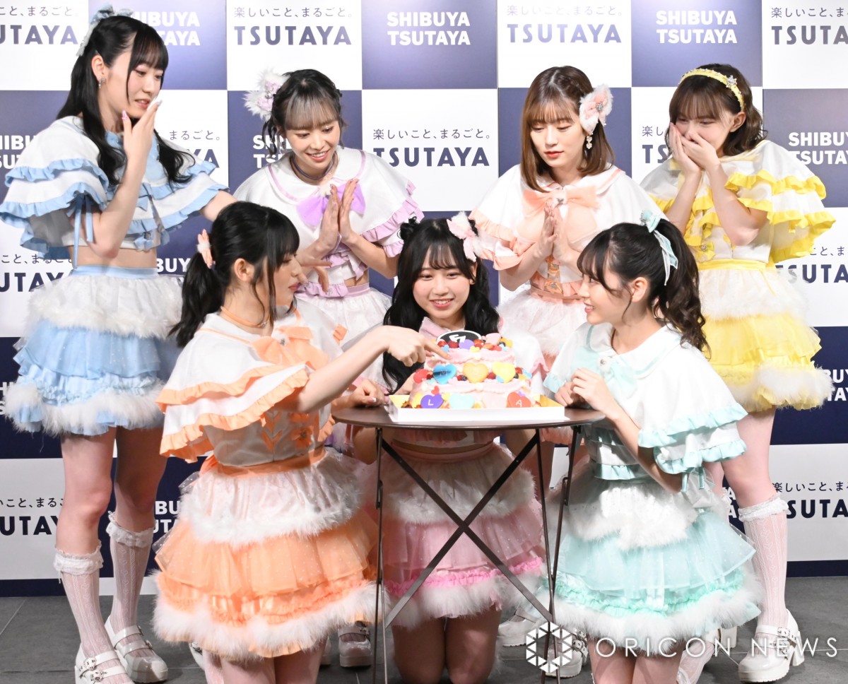 wFRUITS ZIPPER PERFECTBOOK ӂρ[̂ق vol.1xLOɓoꂵFRUITS ZIPPER (C)ORICON NewS inc. 