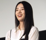 fwTHE WITCH/ -B-xWpv~ACxgɓoꂵVEVA(C)ORICON NewS inc. 