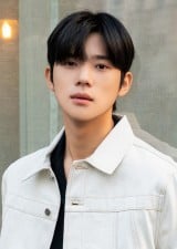 �wK-DRAMA ACTORS FAN MEETING 2023�x�ɏo�����郀���E�T���~�� 