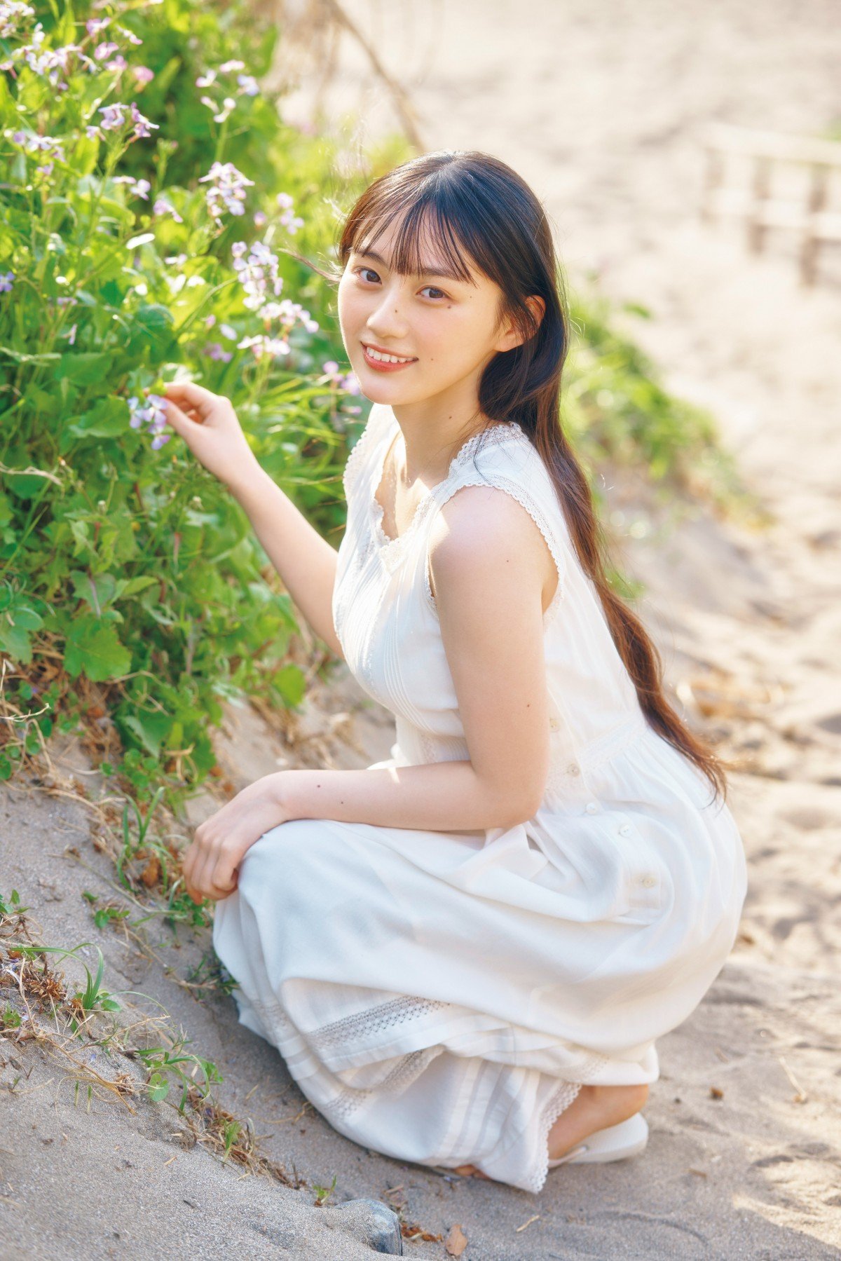 乃木坂46川崎桜、映画のヒロインのように美しく… 美肌が輝く白ワンピ【独占カットあり】 | ORICON NEWS