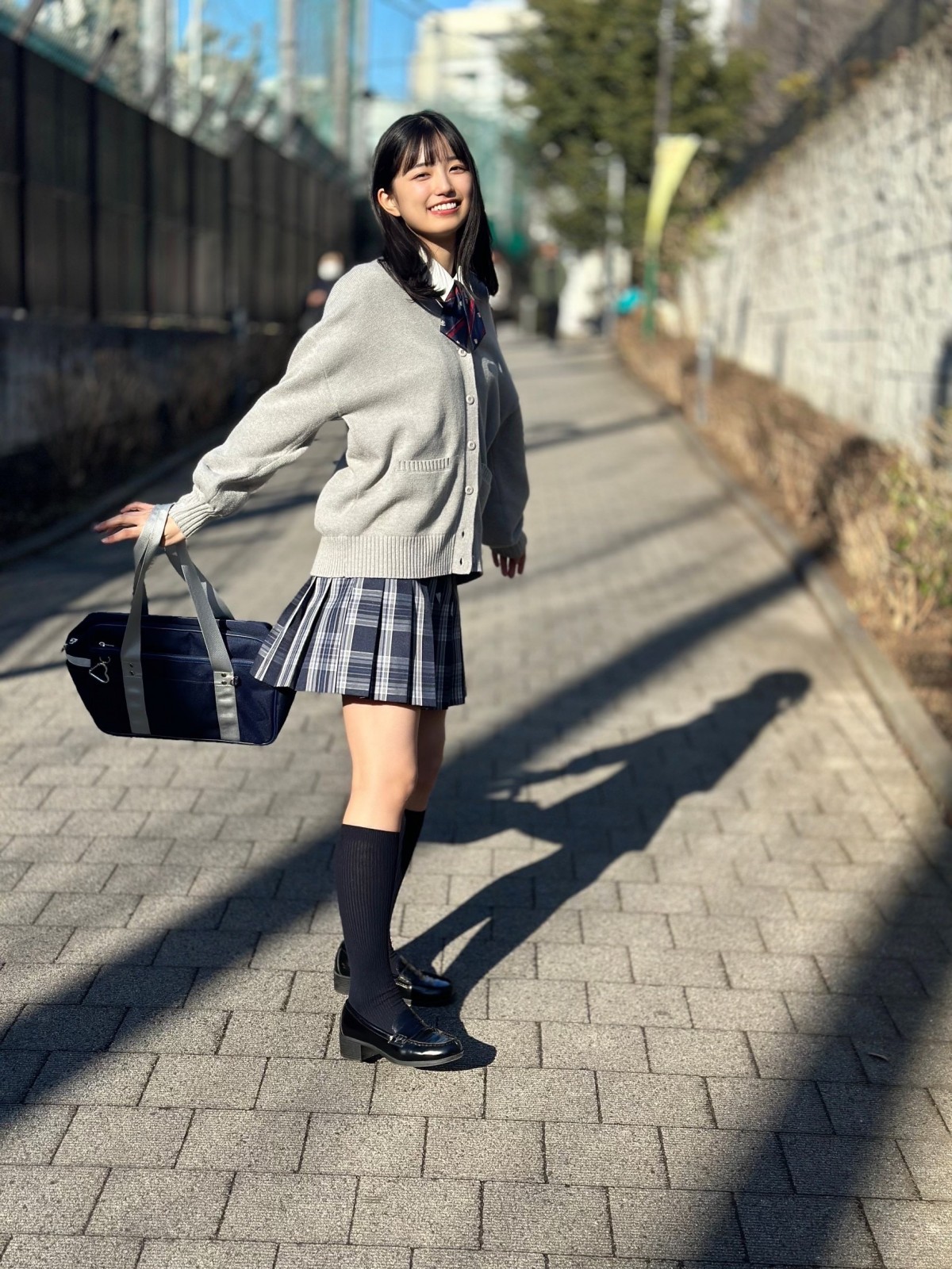 画像・写真 | 乃木坂46五百城茉央、制服姿や肩見せワンピース姿で 