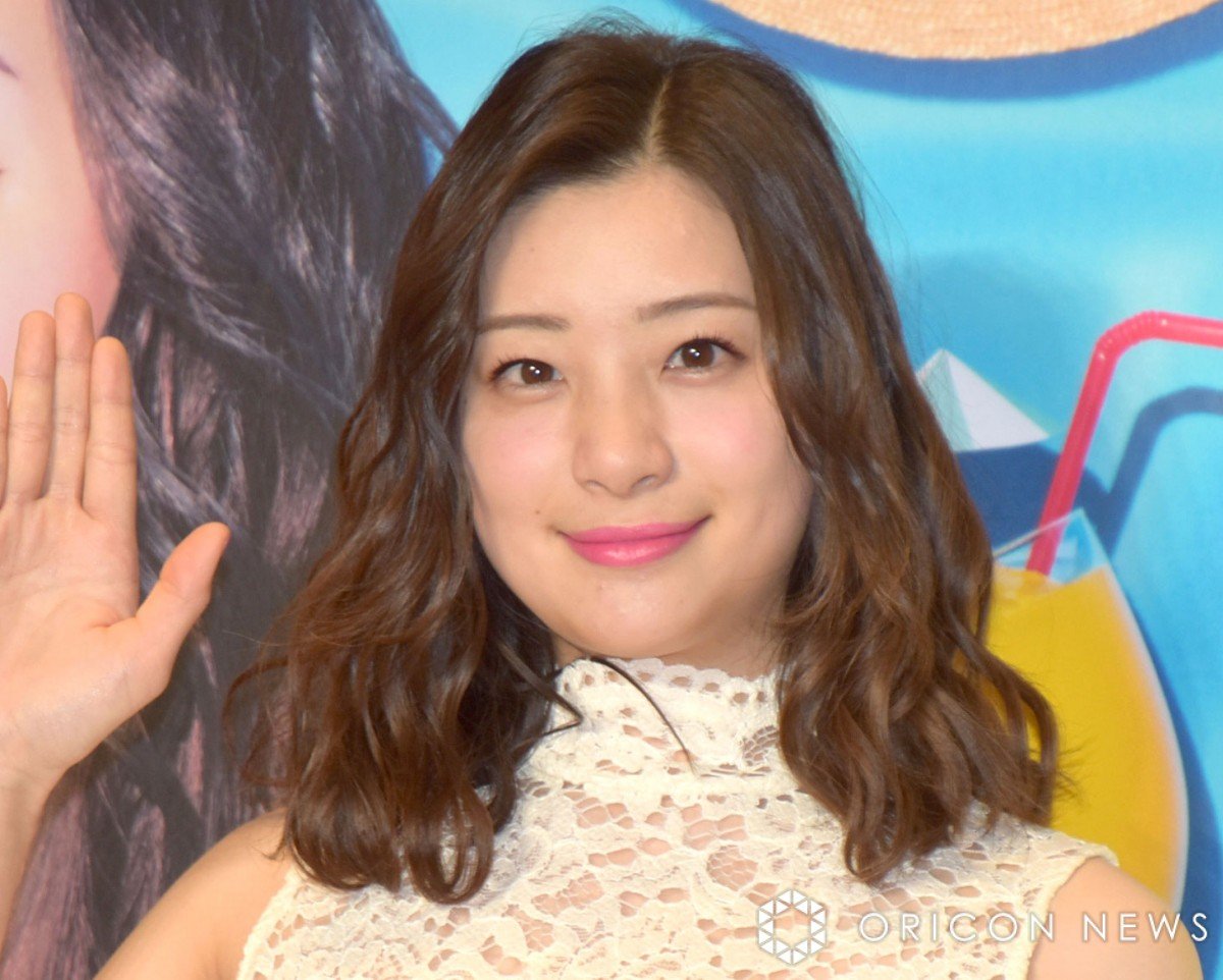 足立梨花、美尻あらわな水着姿「刺激ありありっす」「本領発揮だね」 | ORICON NEWS