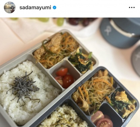 佐田真由美が公開した「ノットスタイリッシュな我が家のキッチン」（写真はインスタグラムより） 