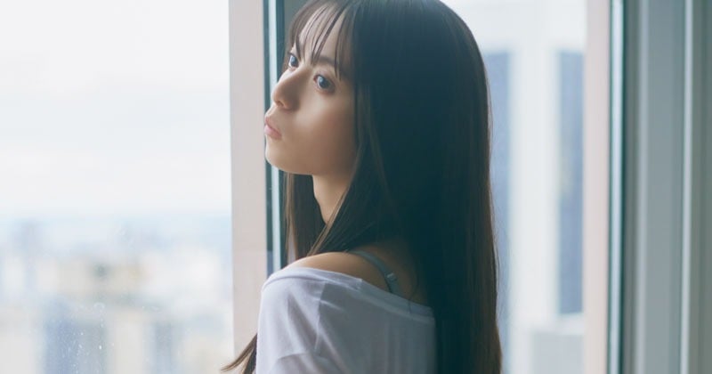 齋藤飛鳥、ヘルシーな下着ショットで美ヒップ披露 写真集『ミュージアム』から解禁 | ORICON NEWS