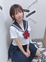 ���Ȃ��A�Z�[���[���p�Ƀt�@������ �ԃ��{���t���Łu���܂��!�v�u�������Ă܂�!�v 