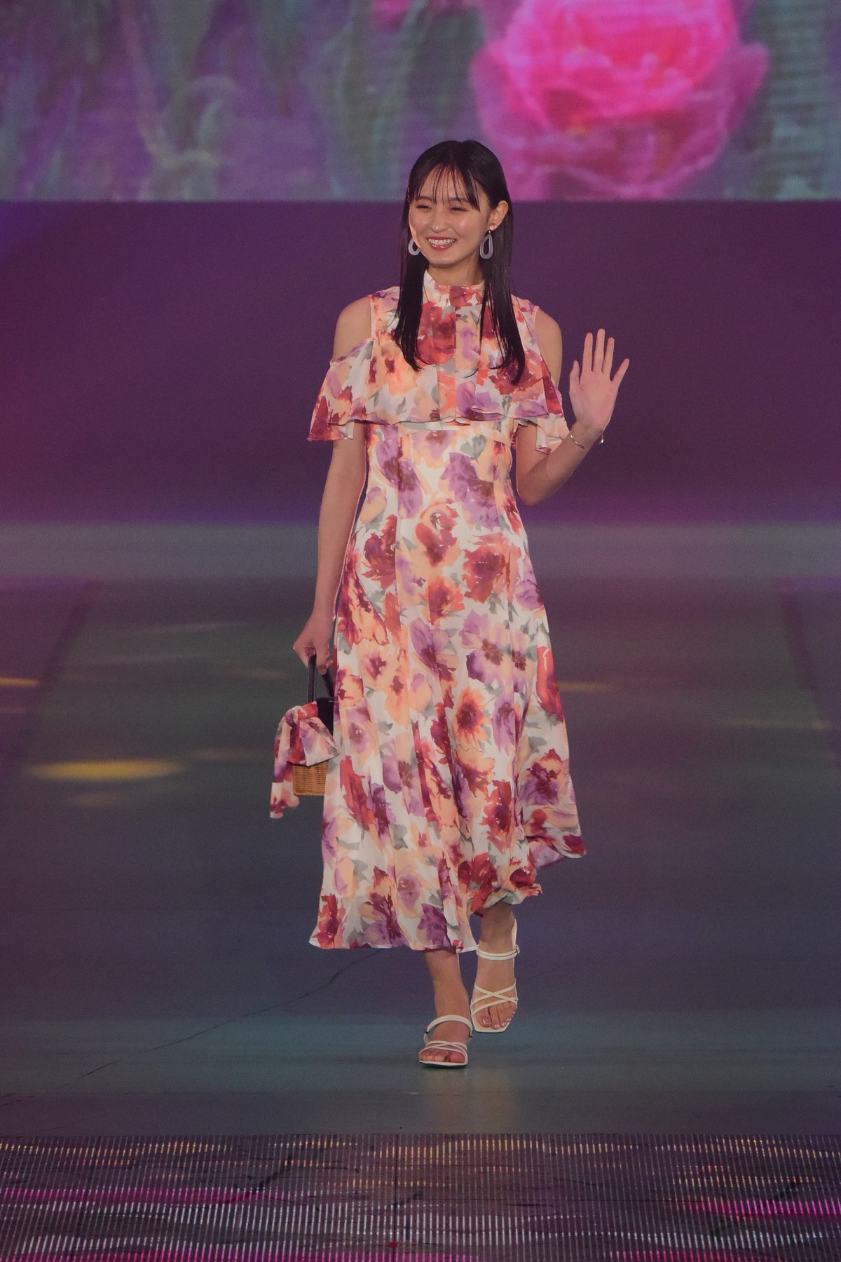 大和園・佐藤さん作出<BR>クリスマスローズ・開花株！5号鉢<BR