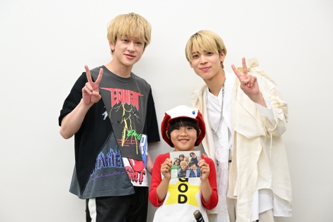 『帰ってきたぞよ！コタローは1人暮らし』コタロー（川原瑛都）が『Mステ』出演の関ジャニ∞を激励訪問（C）テレビ朝日 