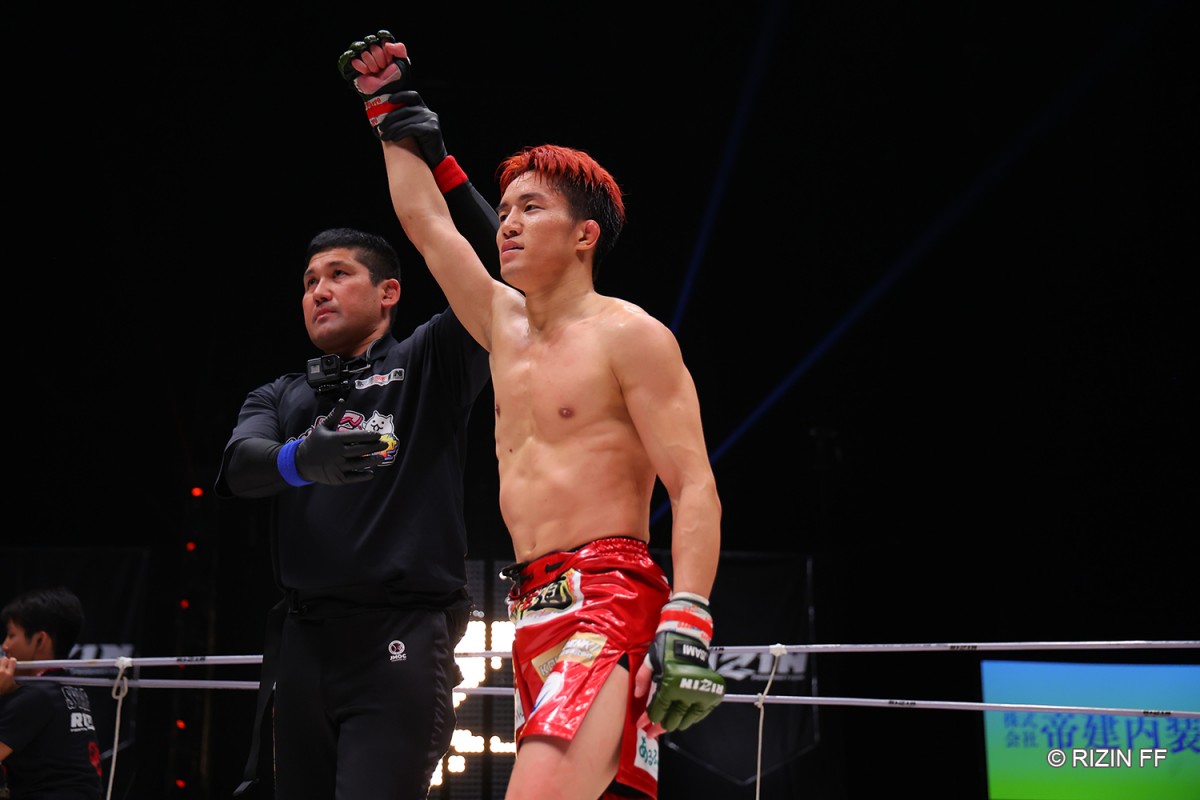 RIZIN】朝倉海、強烈ヒザ蹴りで復帰戦に勝利！ アーチュレッタと7月に