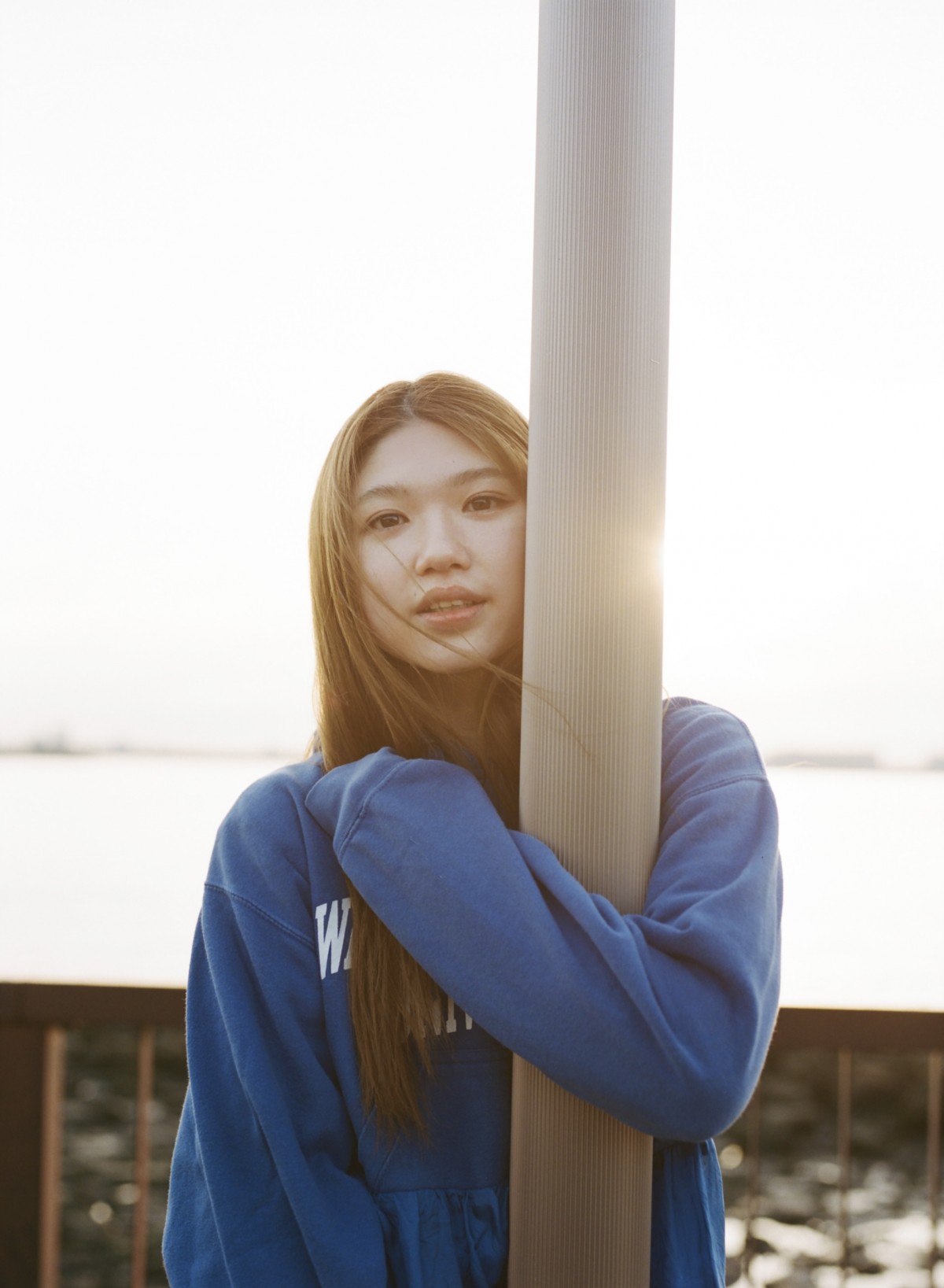 アンジュルム竹内朱莉『卒業写真集』蒼井優＆菊池亜希子がW編集長で