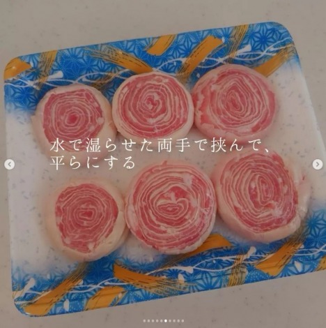 玉ねぎに擬態した「豚肉のシュウマイの皮巻き」。写真／Instagram（@genkinoki_bento）より 
