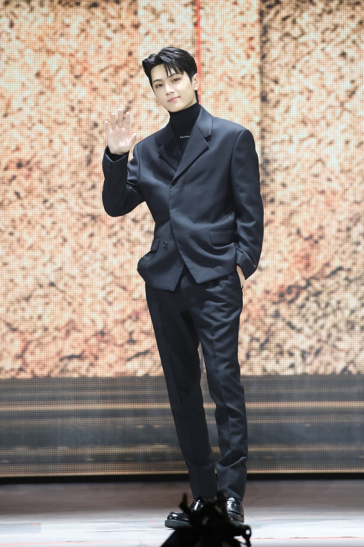 ENHYPEN着用 nerdyセットアップ the nerdy tracksuit is currently on sale! php 6050 for the set :)