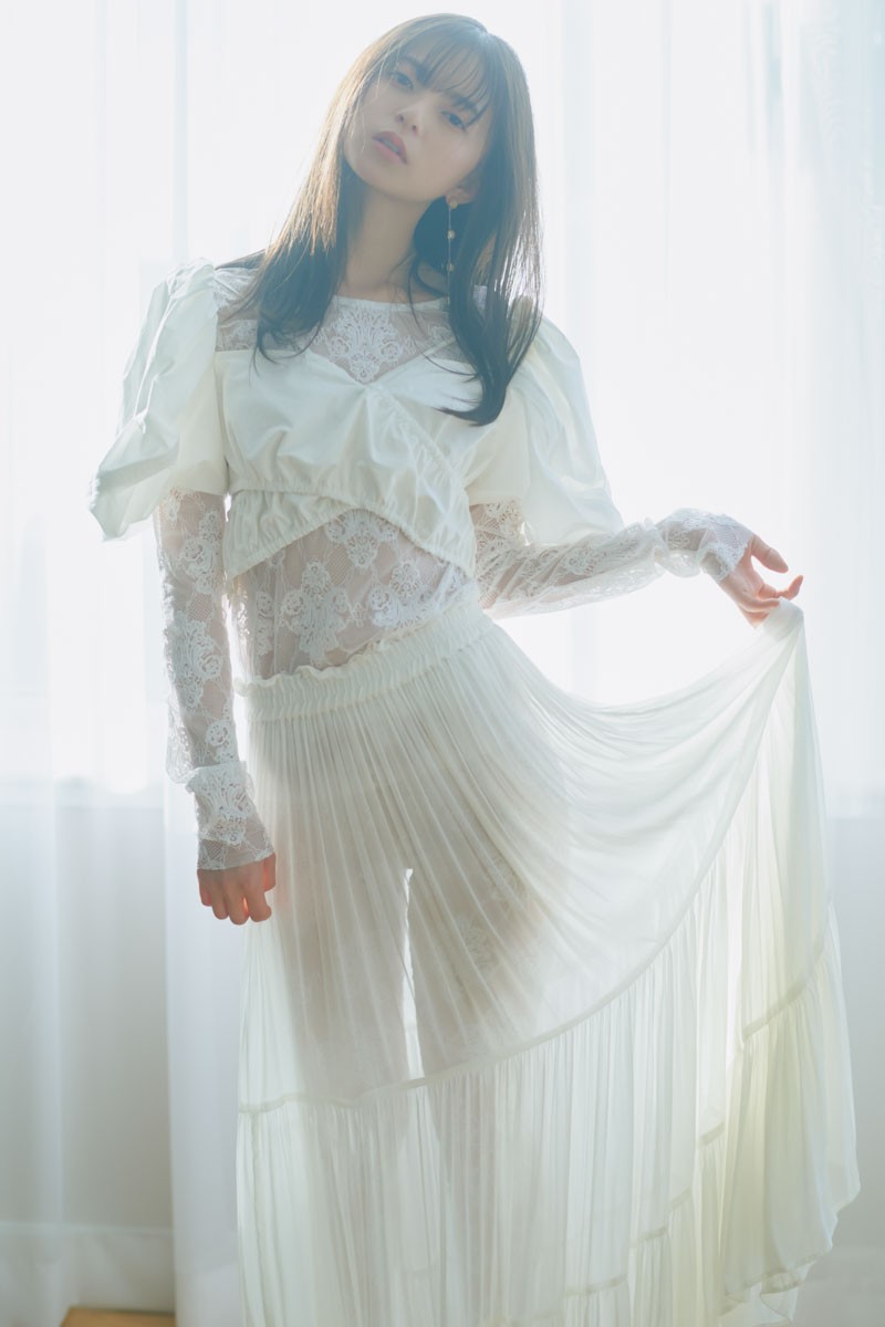 画像・写真 | 齋藤飛鳥、“美背中”大胆披露の素肌見せショット解禁 写真