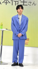 �w���`���������₩�x�V���i�E�VCM���\��ɎQ���������{�吶 (C)ORICON NewS inc. 