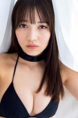 黒嵜菜々子、黒ビキニでとろけるお嬢様に… 20歳になりますます甘い水着