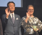 �i������j������Ѓ~���{���̑�\������В��E�������񎁁A�I�[�T�E�G�N�}���ē����ےZ�҉f��Ձw�V���[�g�V���[�g�t�B�����t�F�X�e�B�o�����A�W�A 2023�xOP�Z�����j�[�uMILBON BEAUTY AWARD�v �iC�jORICON NewS inc. 