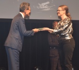 �i������j������Ѓ~���{���̑�\������В��E�������񎁁A�I�[�T�E�G�N�}���ē����ےZ�҉f��Ձw�V���[�g�V���[�g�t�B�����t�F�X�e�B�o�����A�W�A 2023�xOP�Z�����j�[�uMILBON BEAUTY AWARD�v �iC�jORICON NewS inc. 