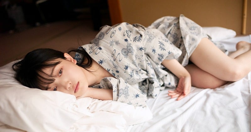 乃木坂46久保史緒里「ほぼすっぴん」 浴衣から白肌あらわな色気