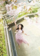 乃木坂46久保史緒里『1st写真集』裏表紙4種公開 帯コメントは秋元康氏