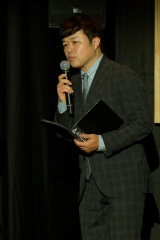 �������v 