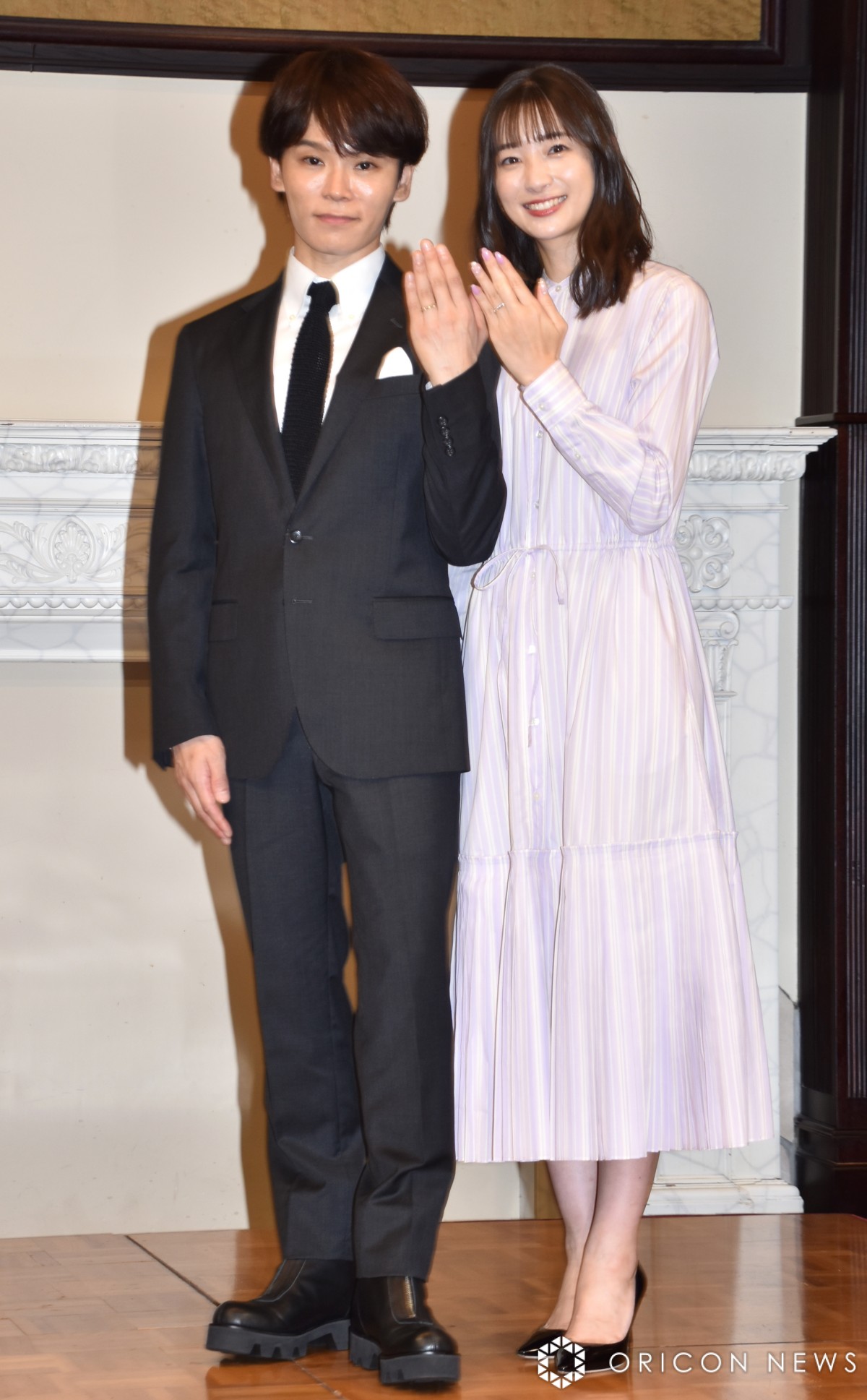 足立梨花アイコラ 画像・写真 | 足立梨花＆TATSUが2ショット結婚会見 異例の手話同時通訳で「とてもうれしい！」 3枚目 | ORICON NEWS