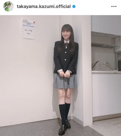 画像・写真 | 高山一実、ミニスカ制服で太もも美脚あらわ「ちょっと