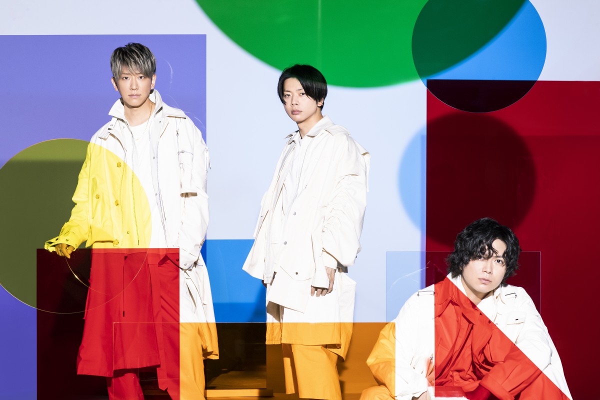 NEWS公式写真 生写真(ジャニーズ)/アイドル/NEWS NEWS/集合(4人)/横型・膝上・衣装黒