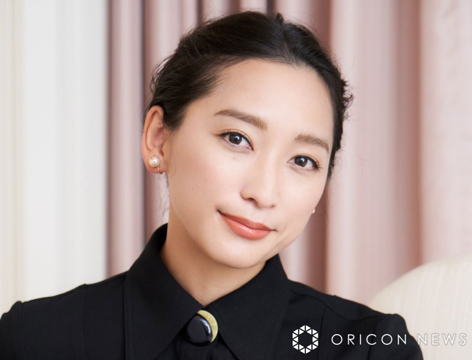 杏、父・渡辺謙と“ON／OFF”親子2ショット「かっこよすぎる親子」「ひょっこり 笑顔がすてきですね」 | ORICON NEWS