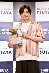 30��Ō�̎ʐ^�W�w�x���x�𔭔������c���\ �iC�jORICON NewS inc. 